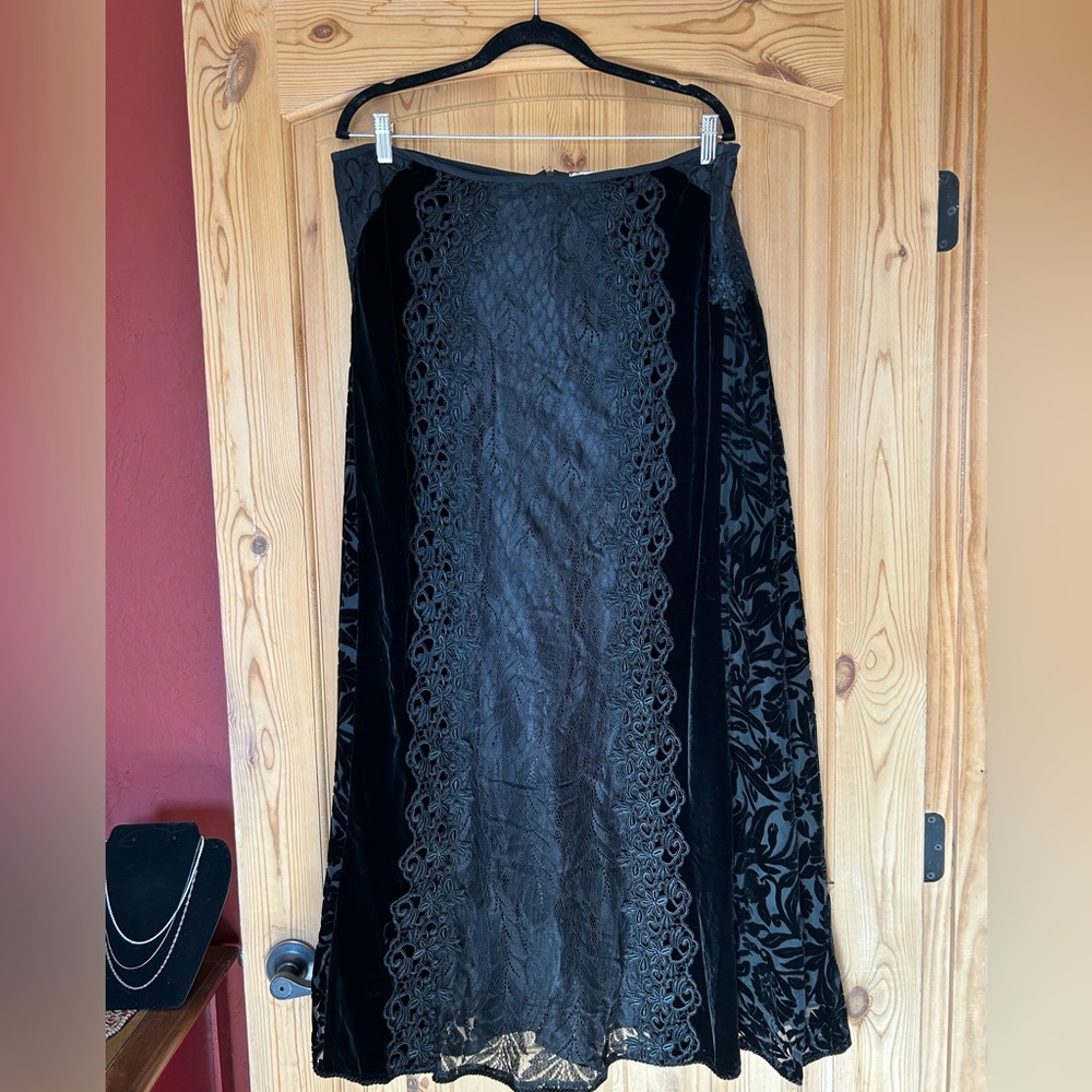 VTG Martin McCrea black on black lace panel skirt. Size extra large.